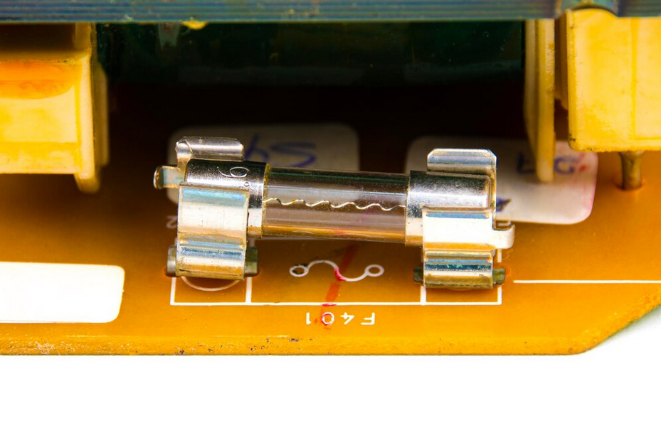 Descubra como o Porta Fusível Garra T-11, componente que desempenha um papel crucial na proteção dos circuitos contra sobrecargas e curto-circuitos.